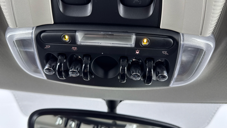 MINI Hatchback 1.5 Cooper Classic 5dr Auto [Nav Pack] Petrol Hatchback